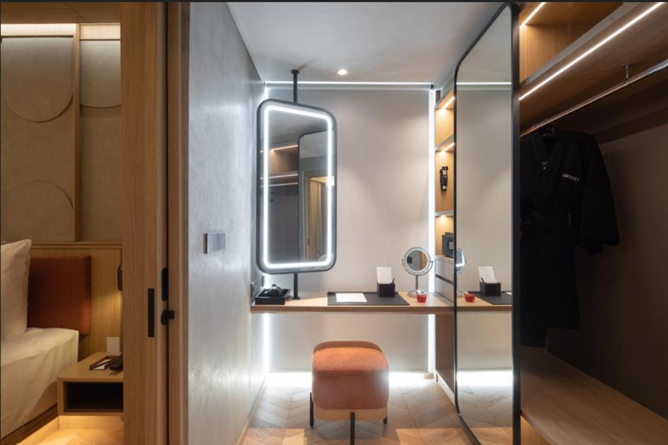 Morrissey Hotel Джакарта Екстериор снимка