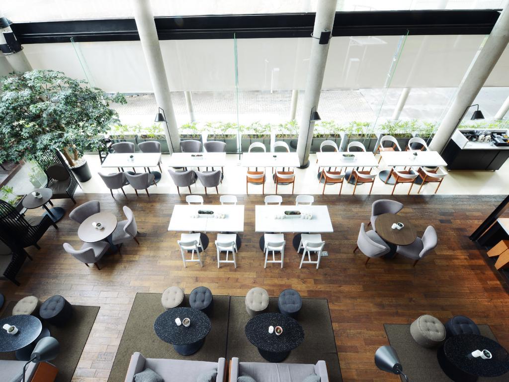 Morrissey Hotel Джакарта Екстериор снимка